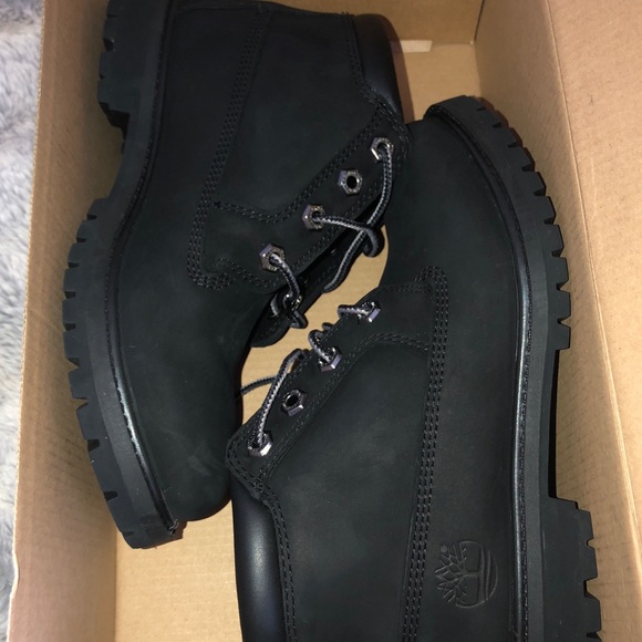 Nellie Chukka Black Timberlands - Picture 6 of 6